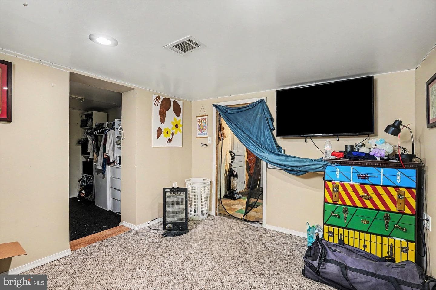 231 Walton Street photo 16