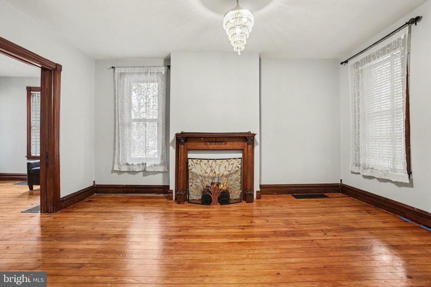 236 S West Street photo 3