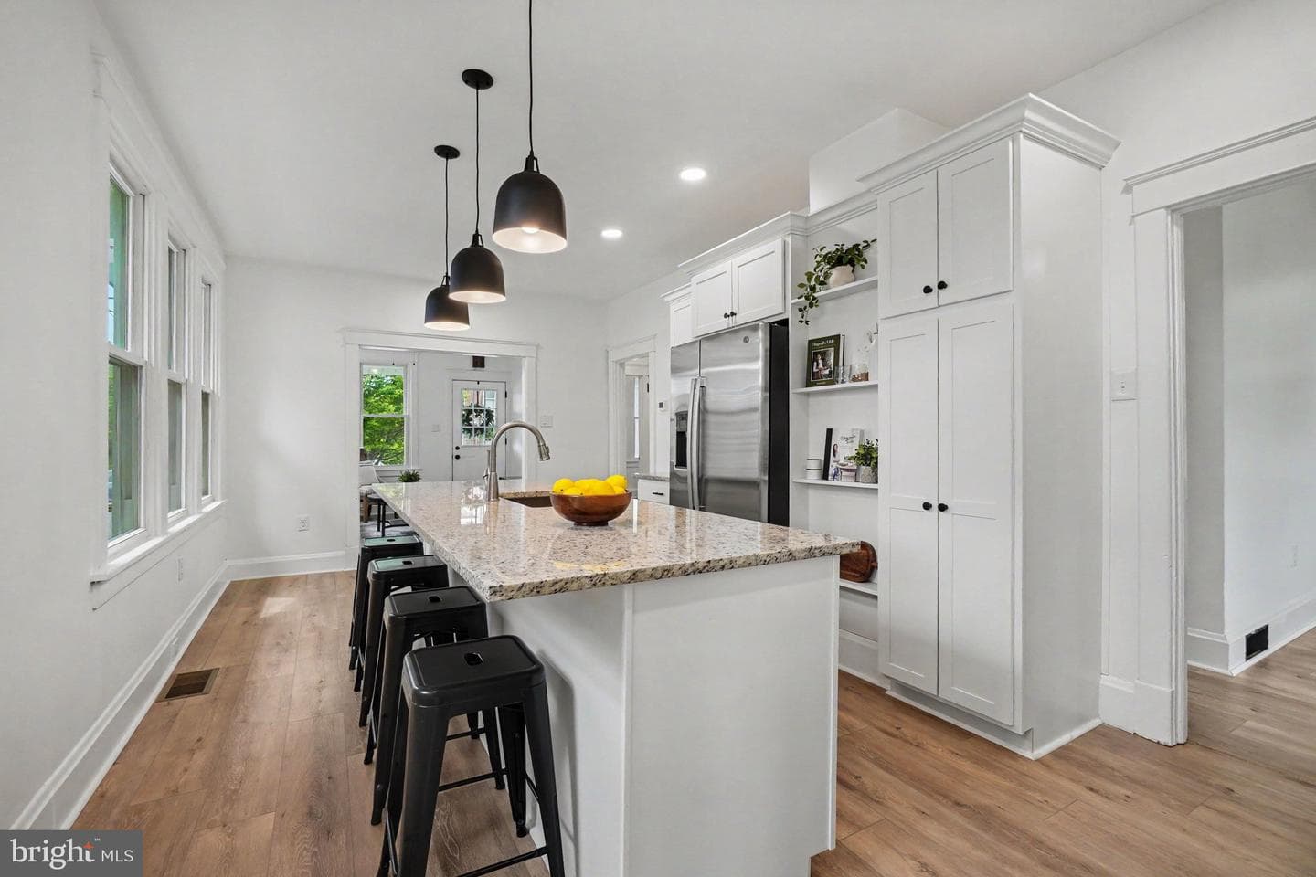 329 Franklin Street photo 9