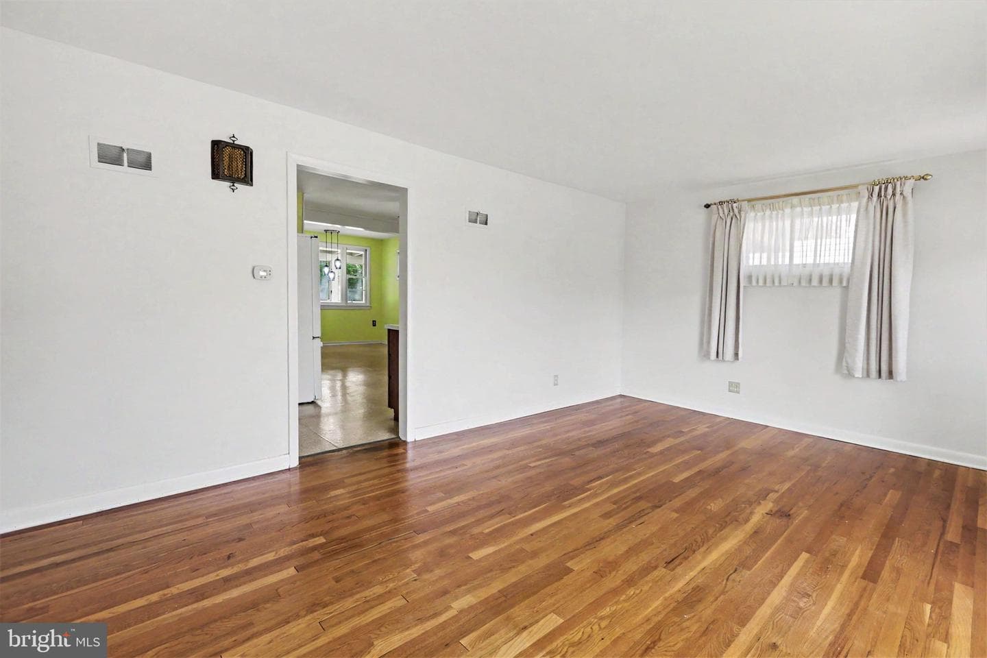 44 Oak Avenue photo 4
