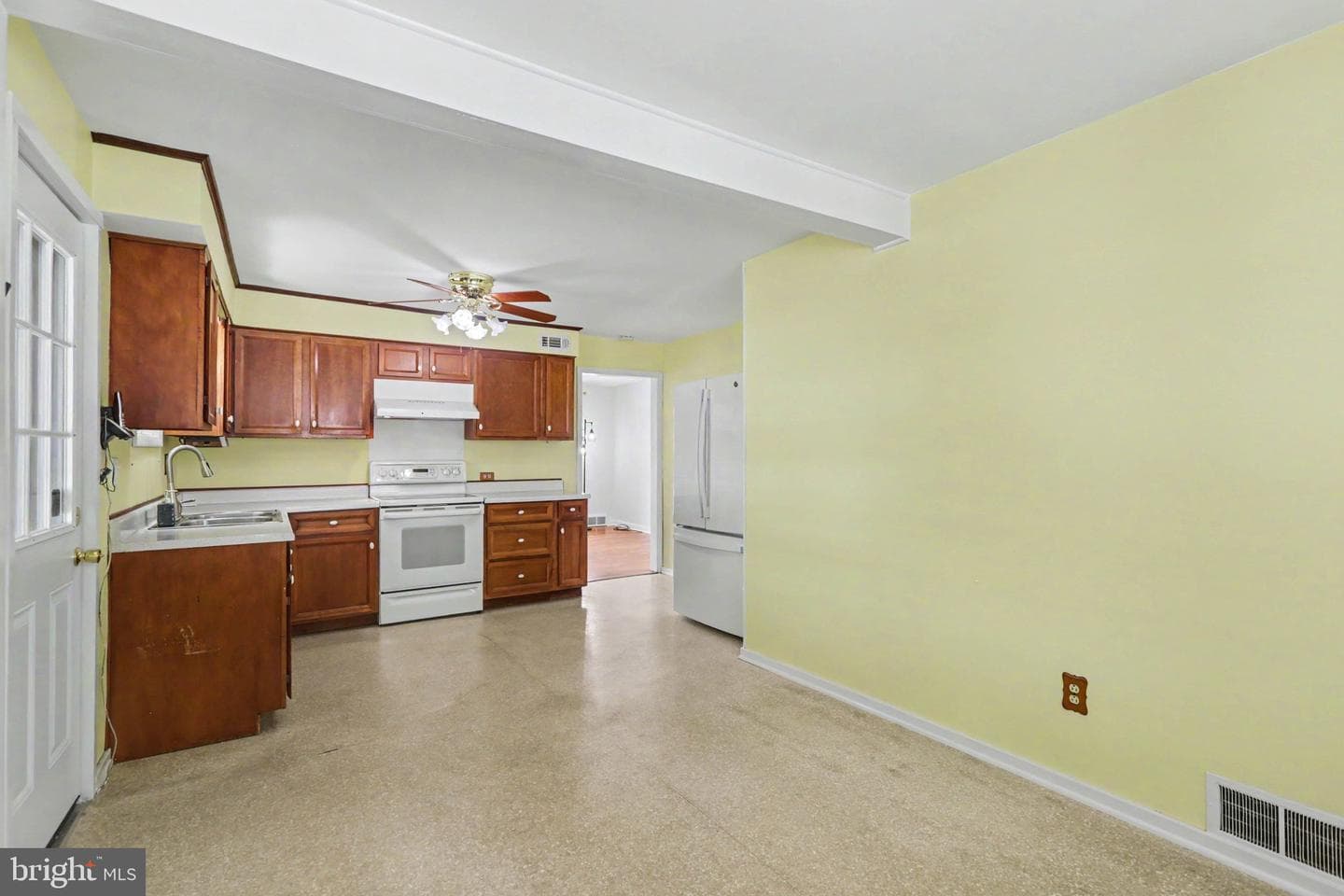 44 Oak Avenue photo 6