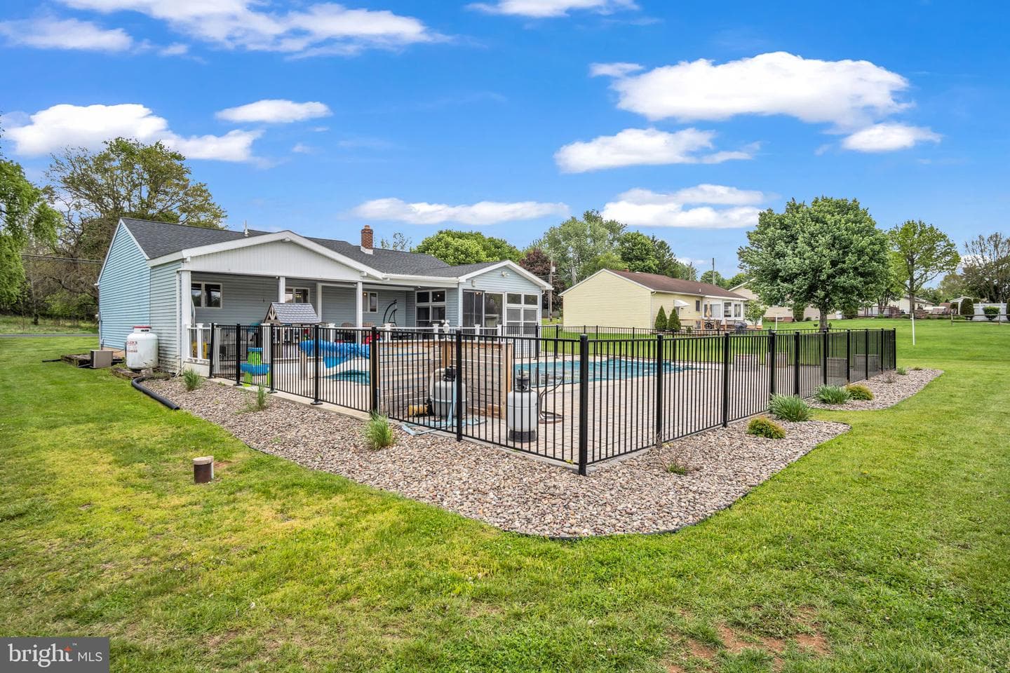 488 Petersburg Road photo 28