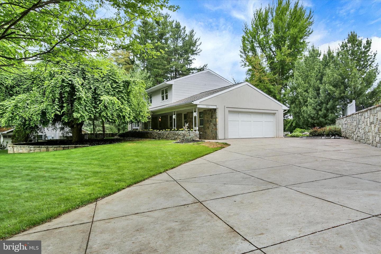 332 Blacklatch Lane photo 4