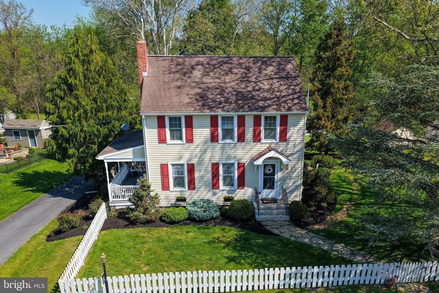 840 Grantham Road photo 3