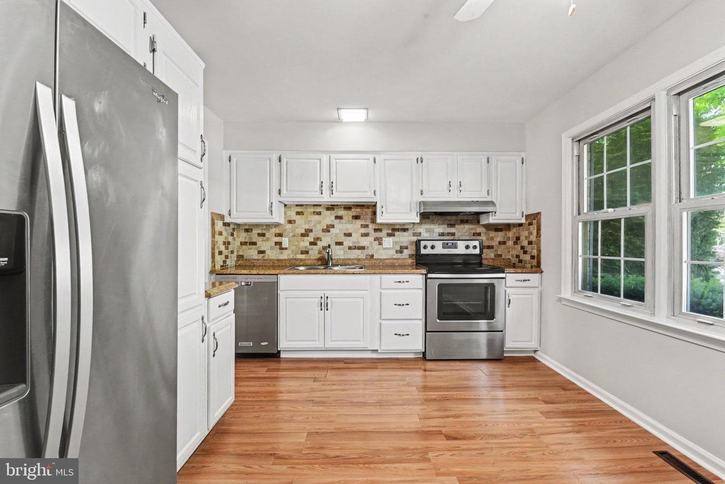 137 W Vine Street photo 6