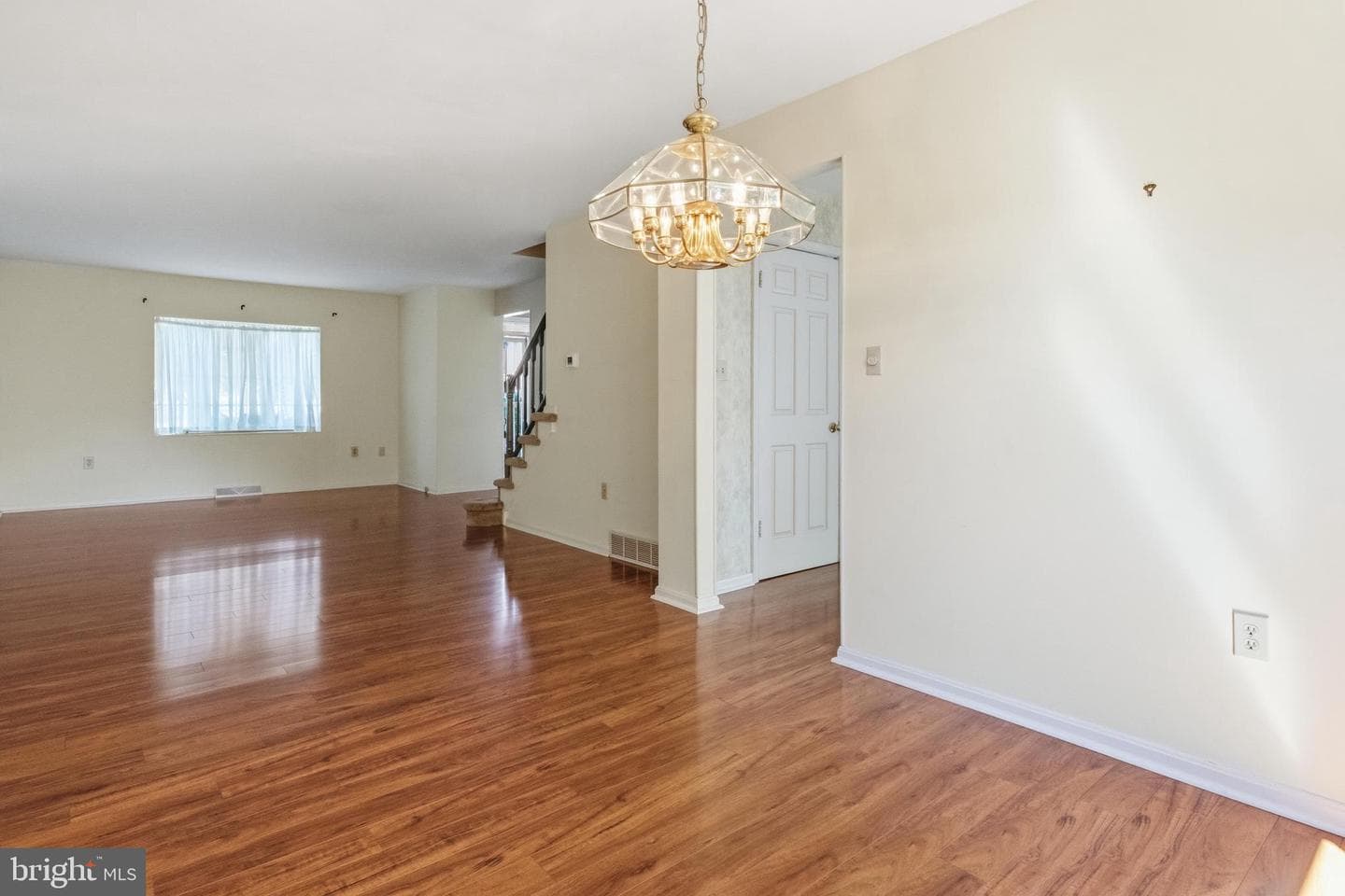 5500 Gloucester Street photo 3