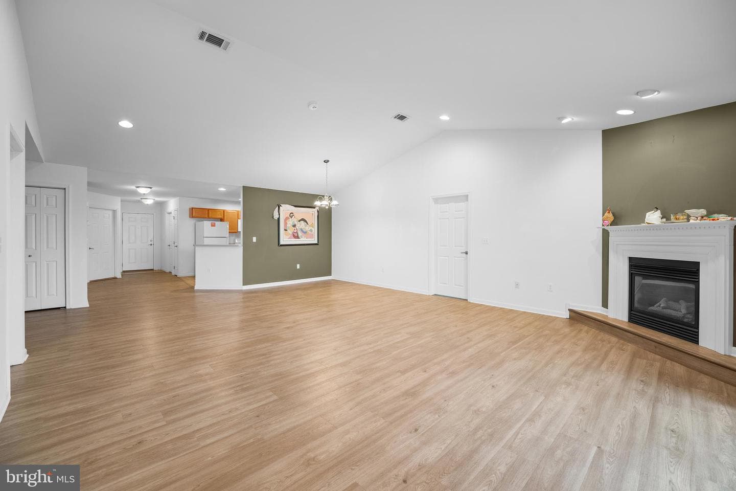 123 Blackbird Lane photo 11