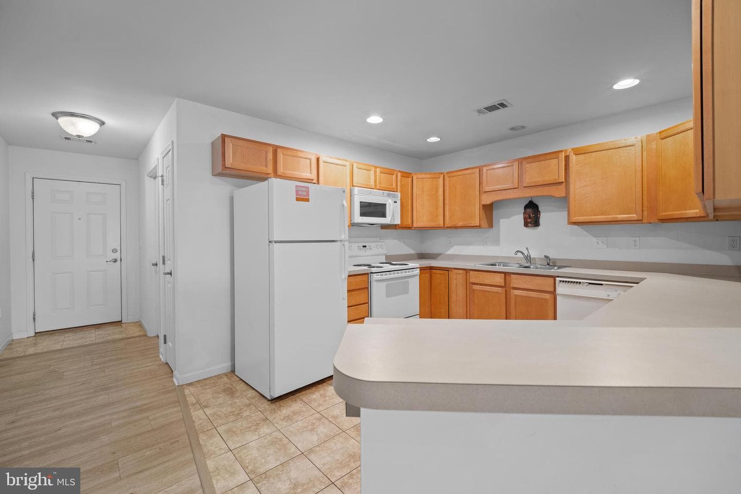 123 Blackbird Lane photo 9