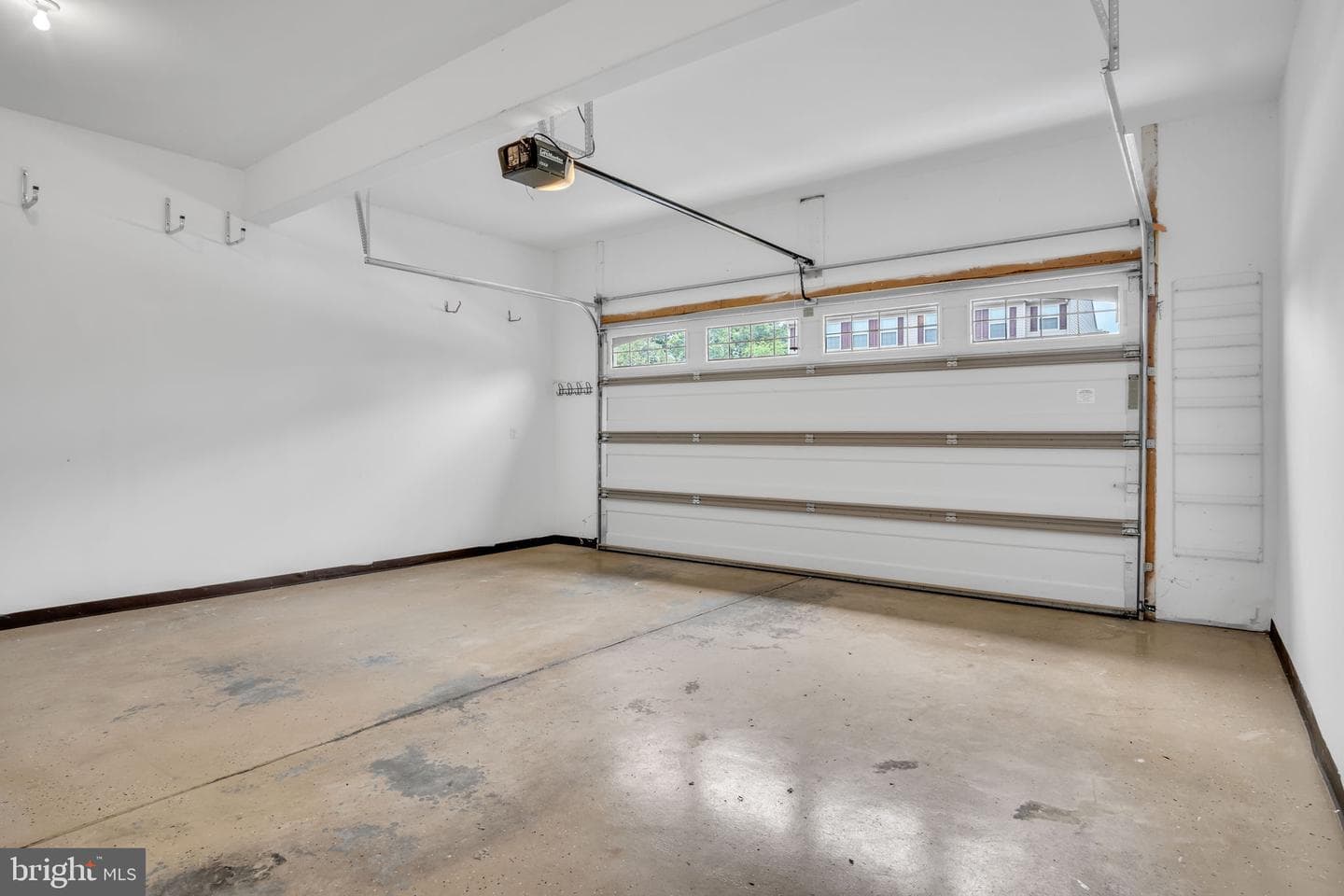 24 Crest View photo 31