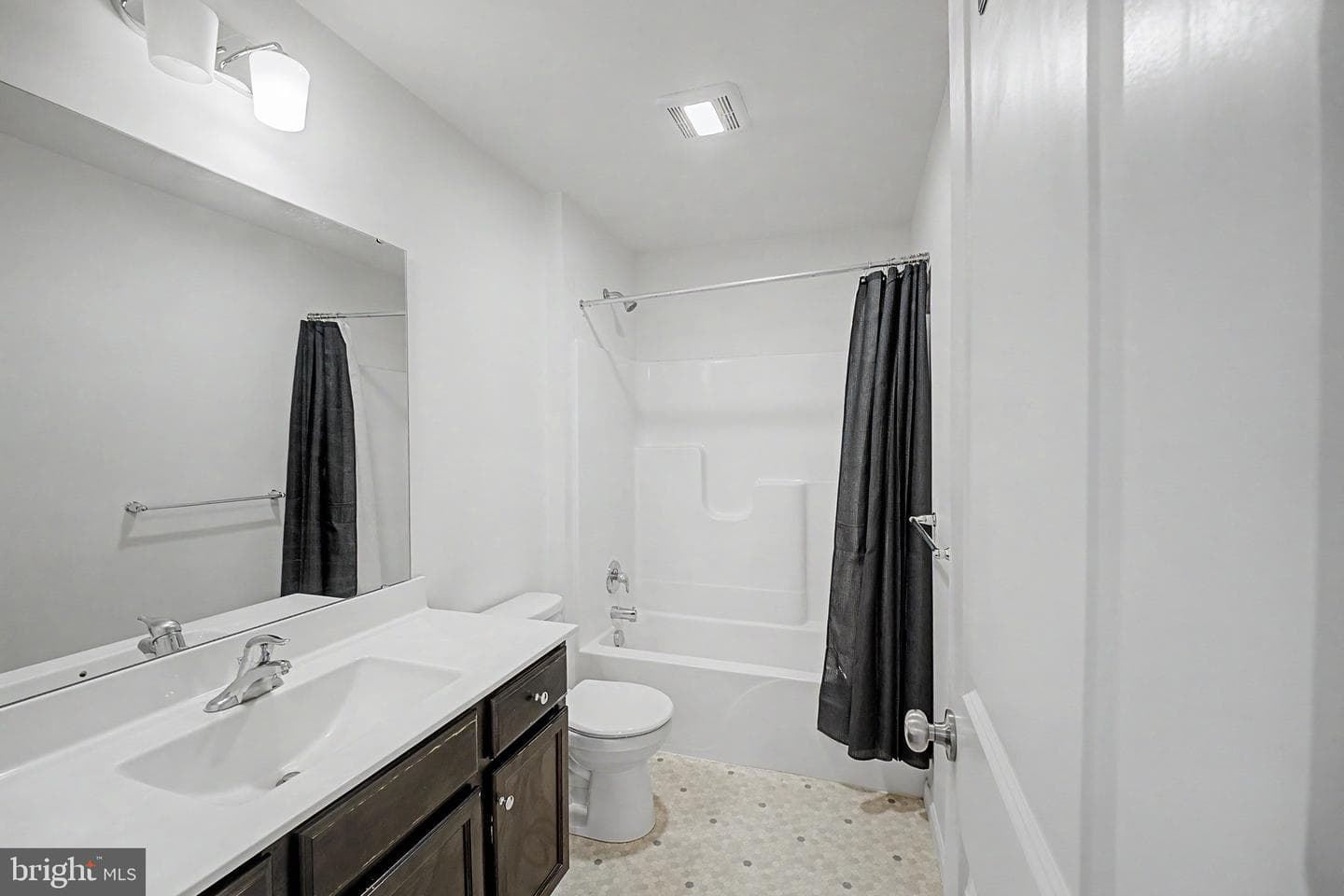 534 Emerald Way photo 10