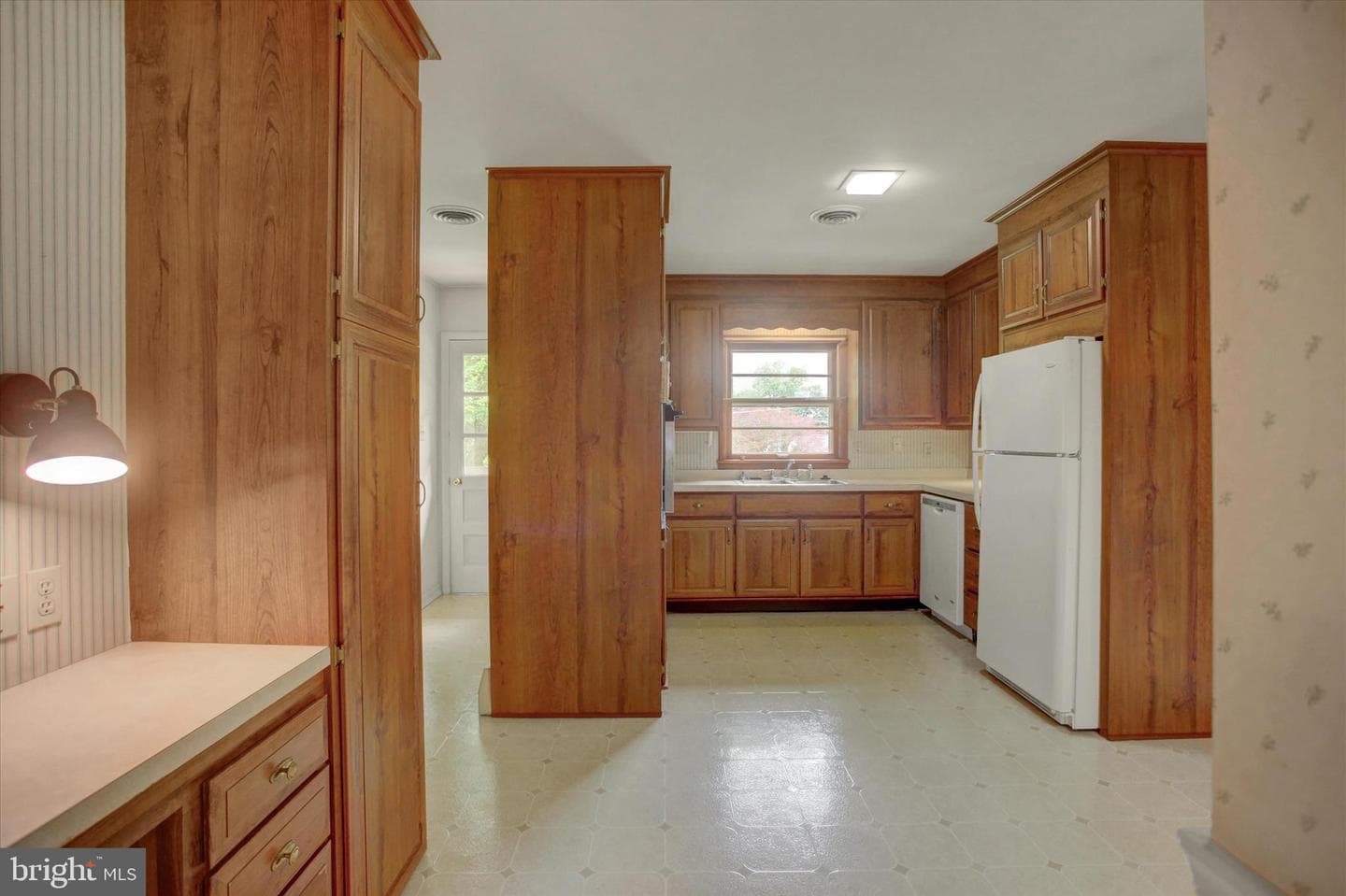 621 Charles Street photo 12