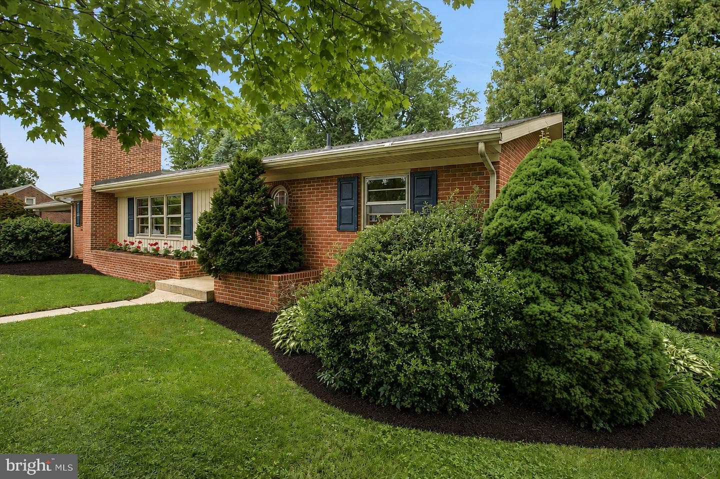 621 Charles Street photo 3