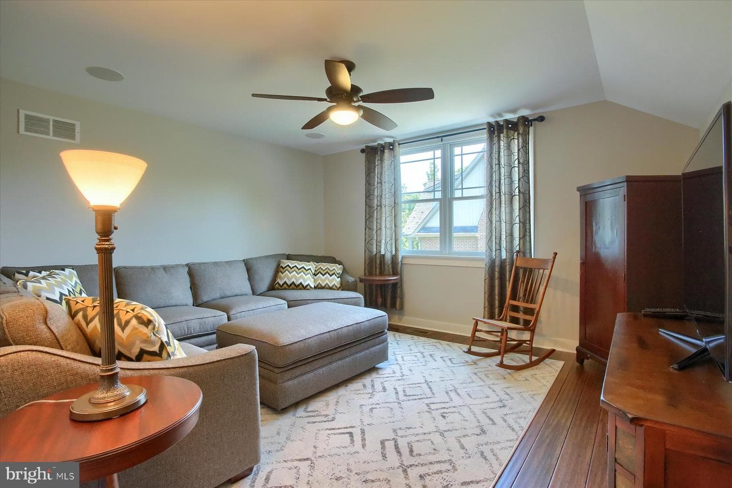 221 Wilson Street photo 30