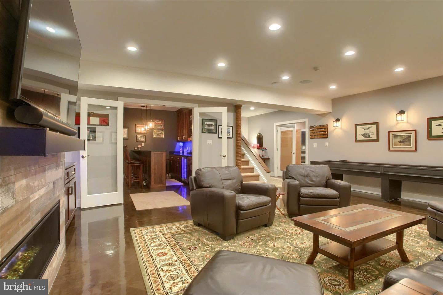 221 Wilson Street photo 45