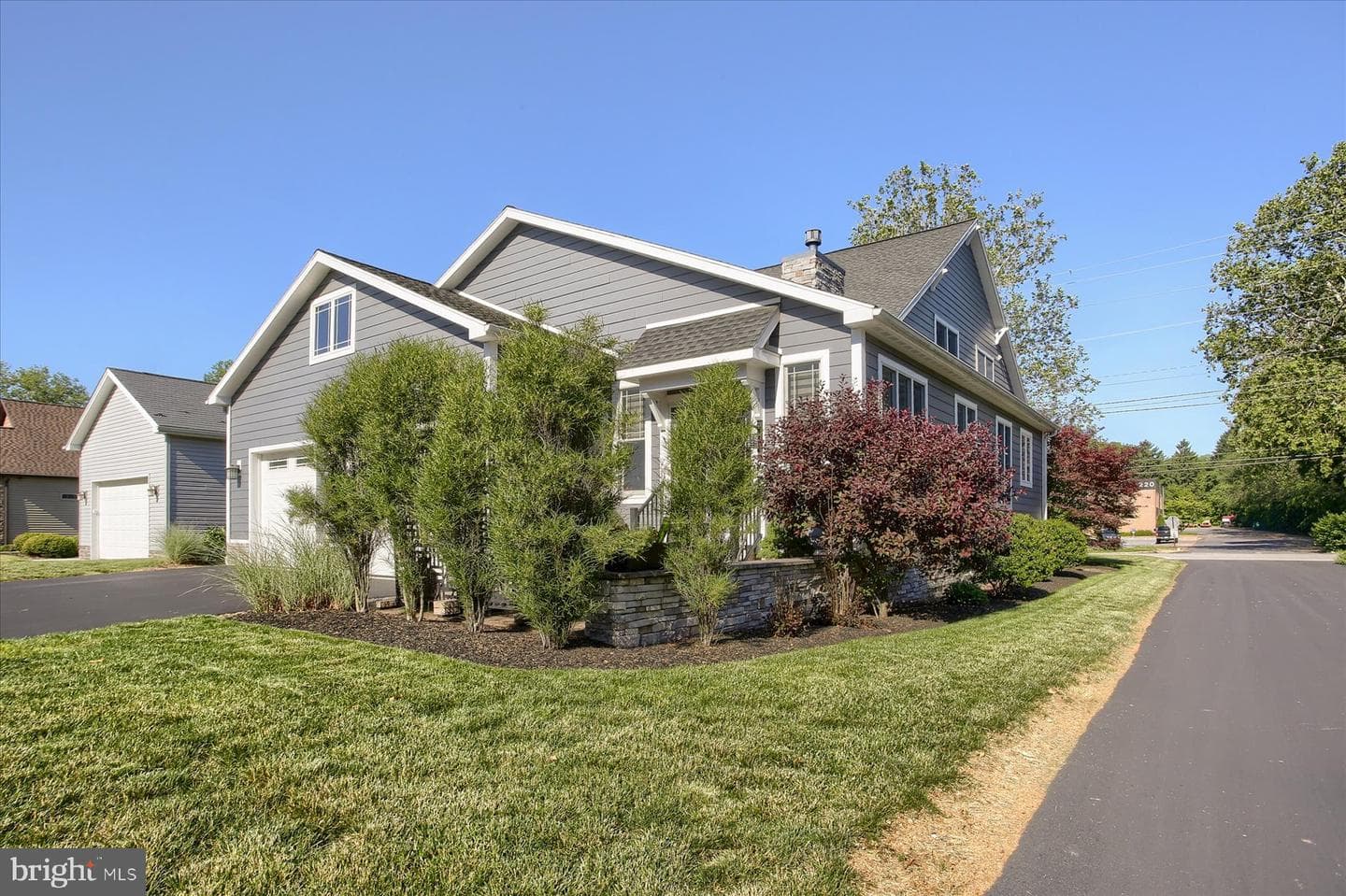 221 Wilson Street photo 62