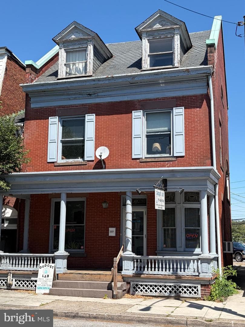 107 E Main Street photo 4