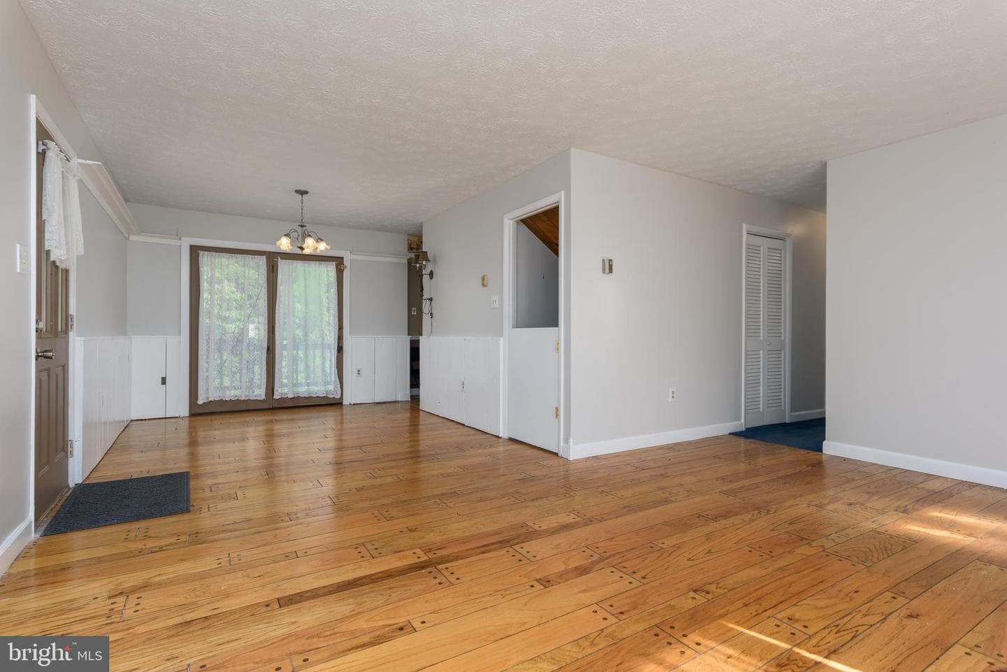 112 Stoner Drive photo 15