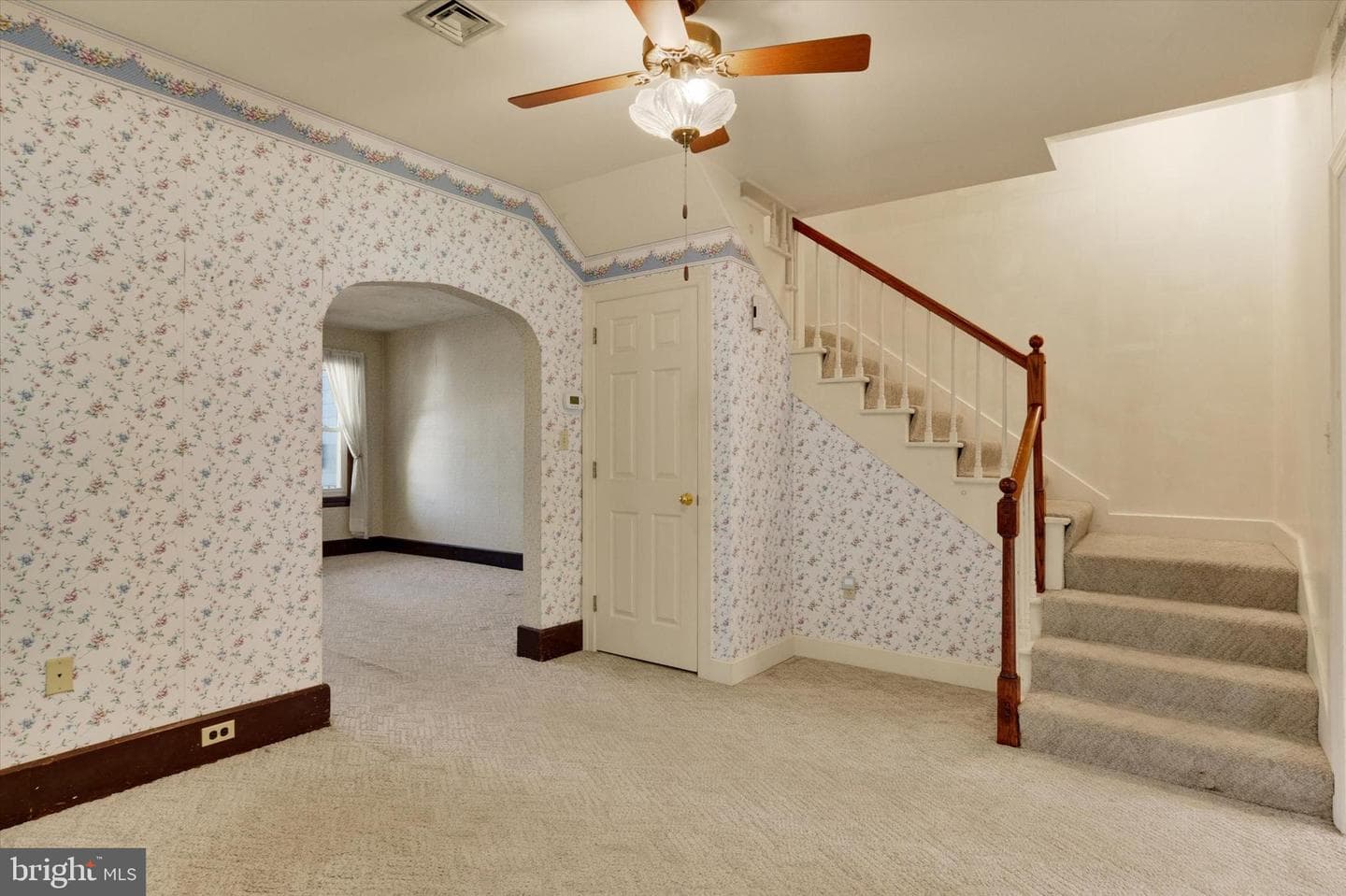 118 E Keller Street photo 8