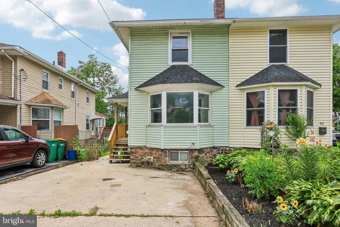 40 E Columbia Road photo 2