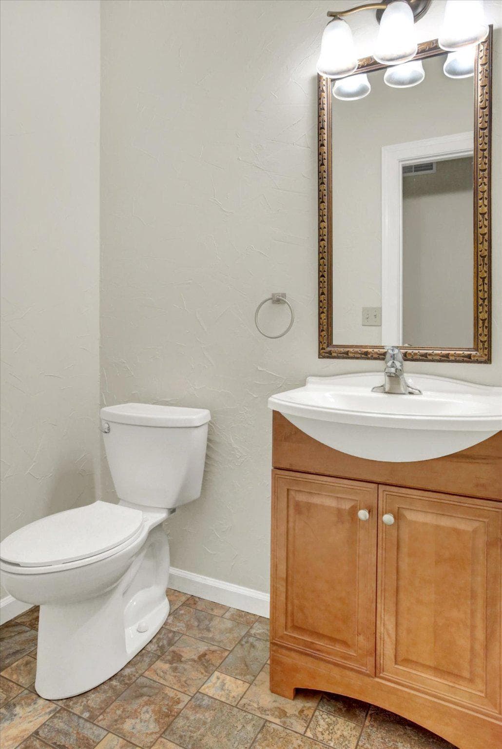 470 Woodcrest Drive photo 17