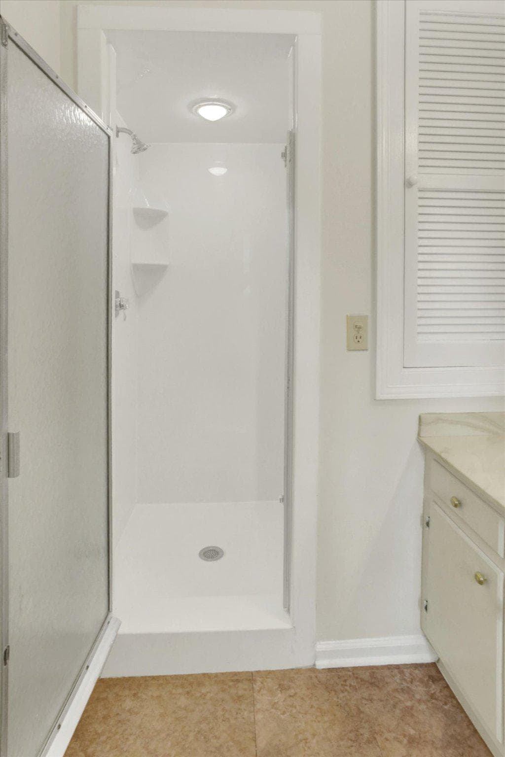 470 Woodcrest Drive photo 24
