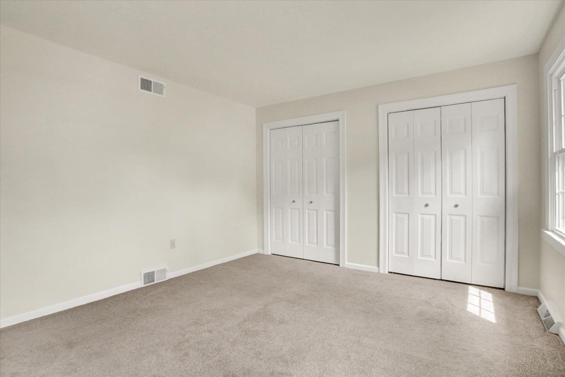 470 Woodcrest Drive photo 26