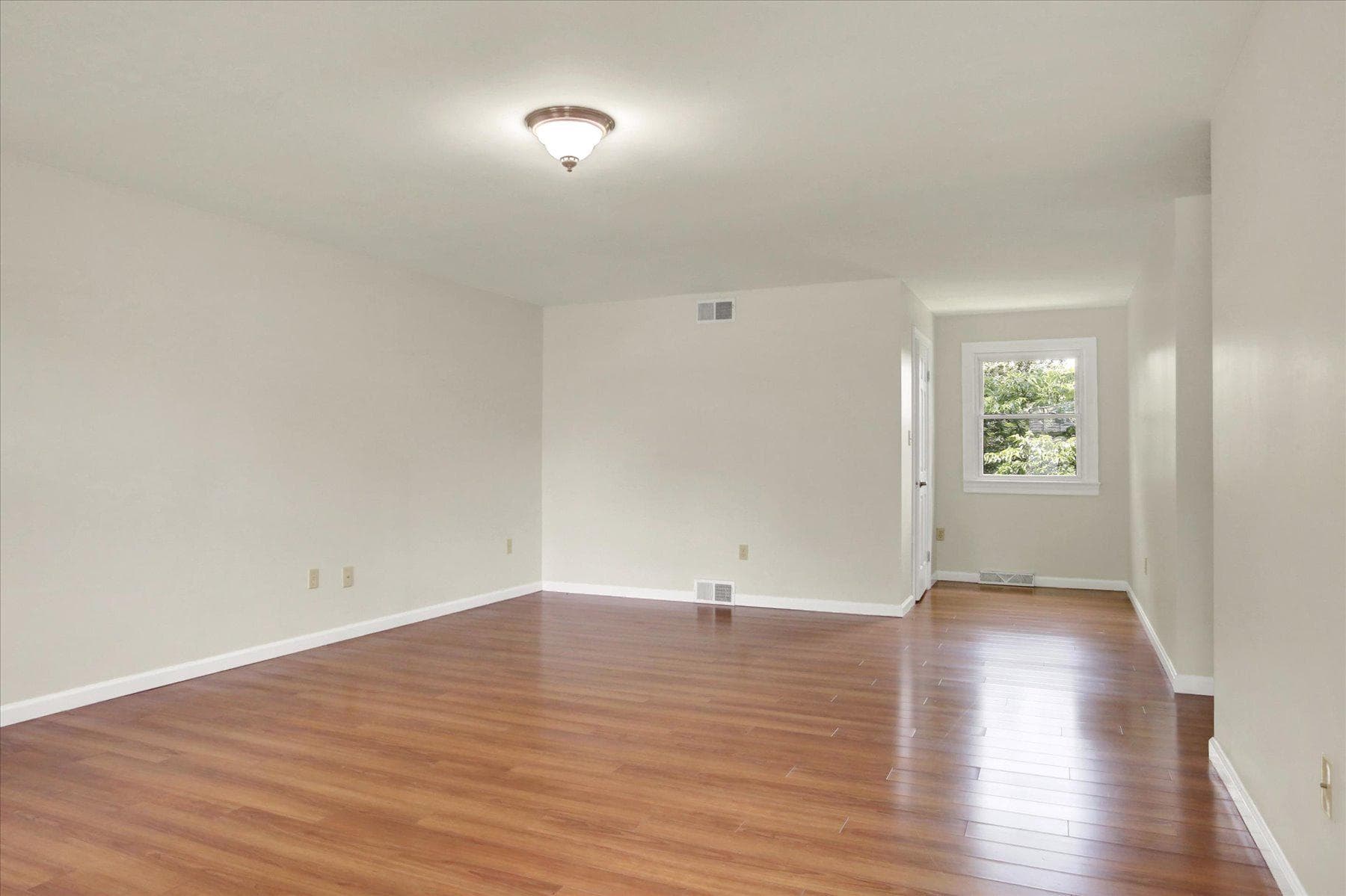 470 Woodcrest Drive photo 34