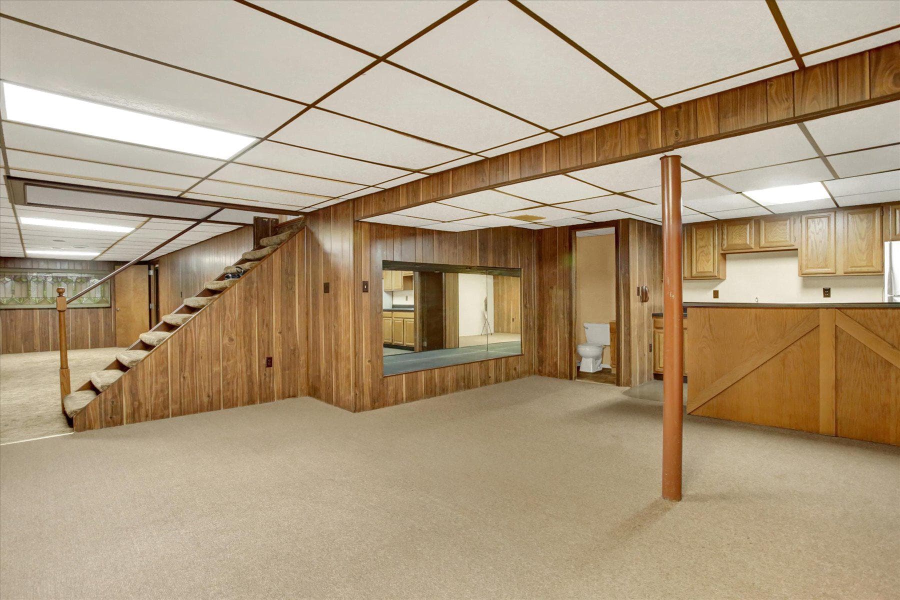 470 Woodcrest Drive photo 38