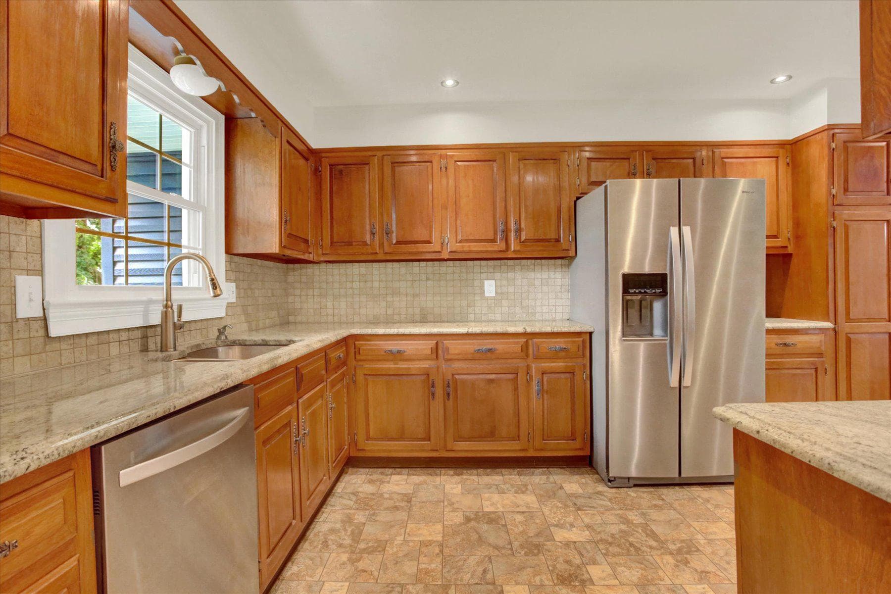 470 Woodcrest Drive photo 8