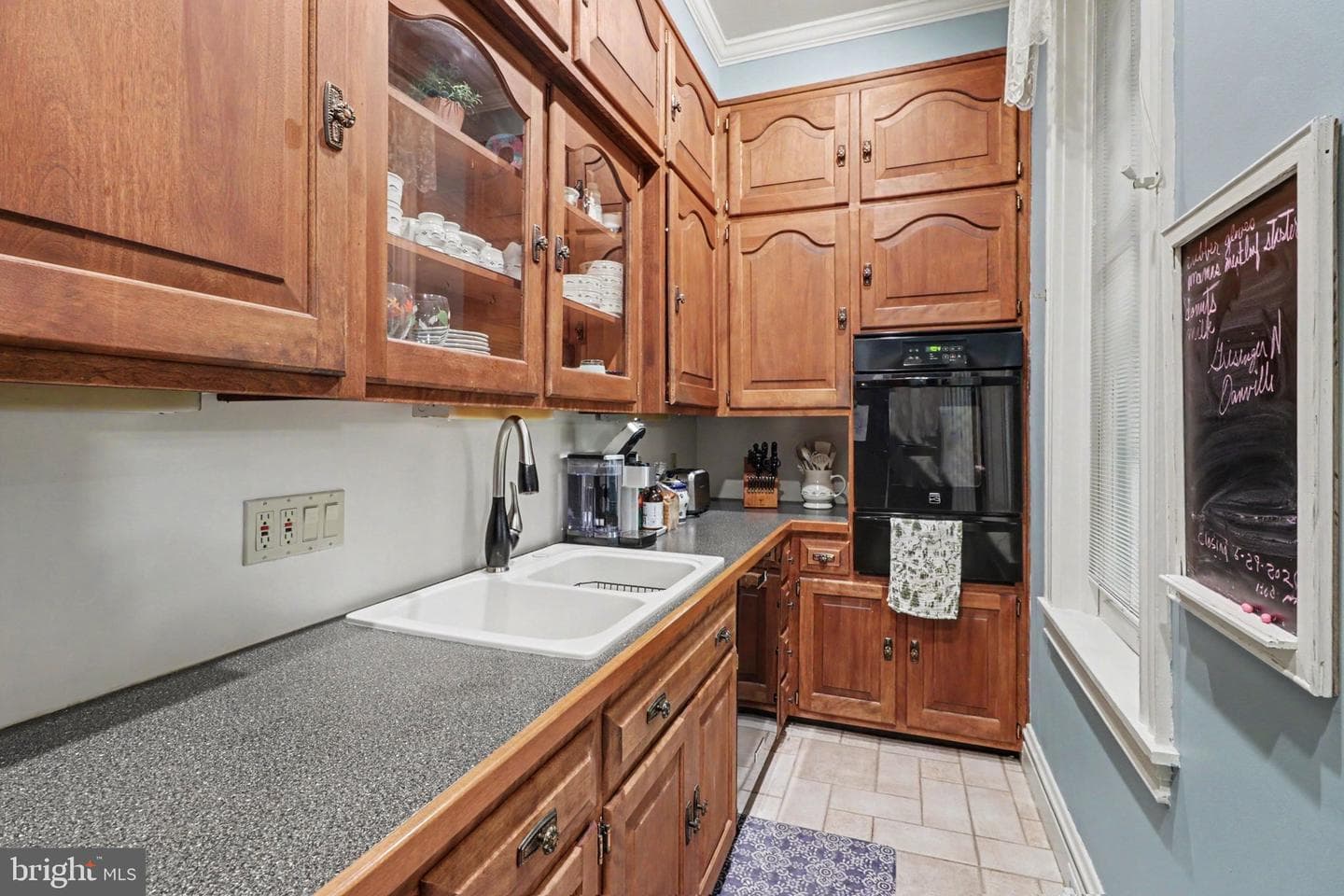 560 S Hanover Street photo 10