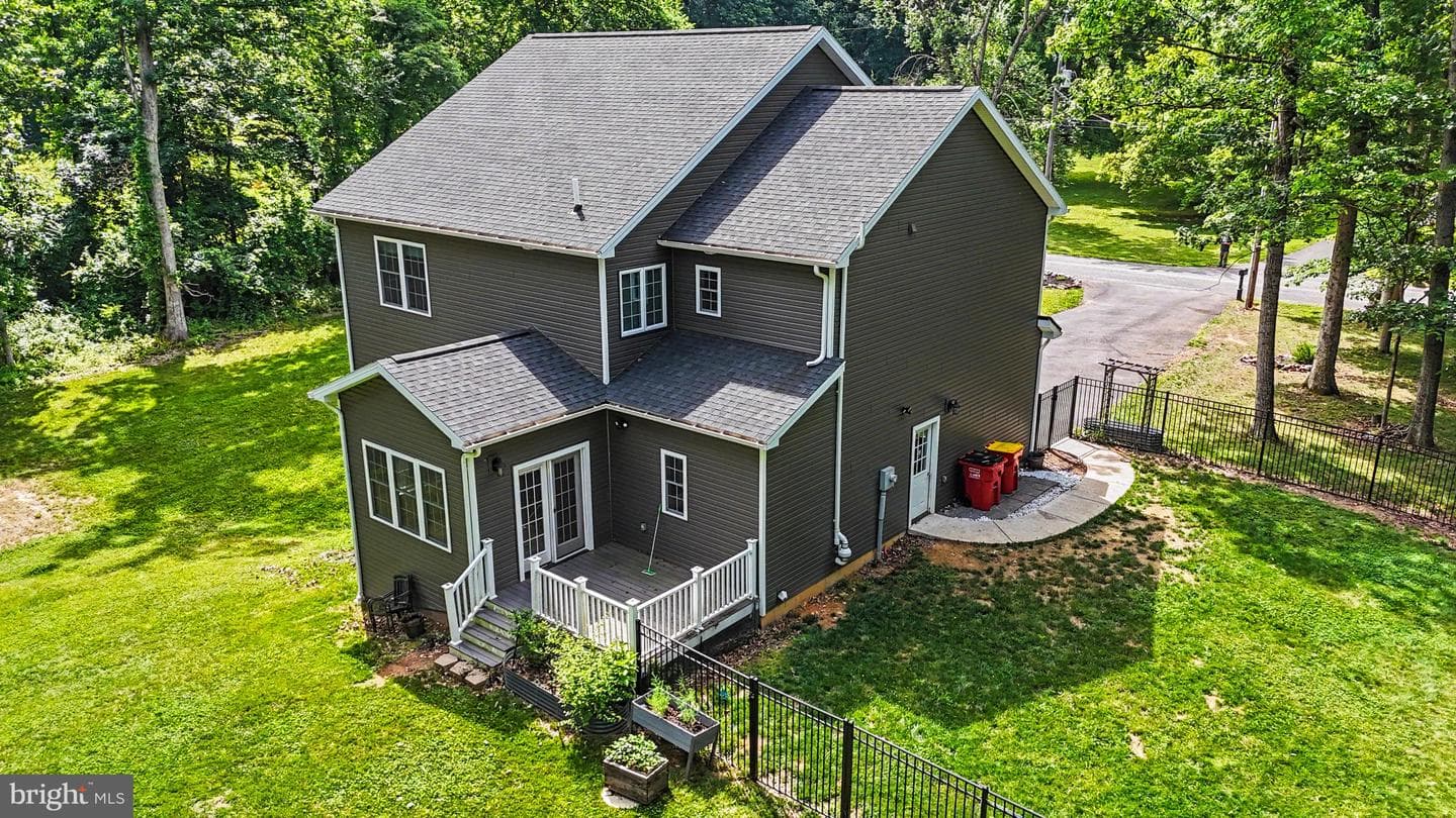 826 Sandbank Road photo 42
