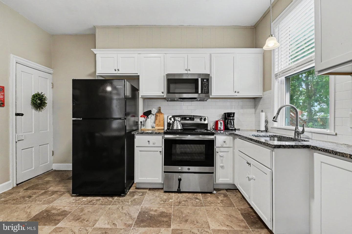 328 N College Street photo 3