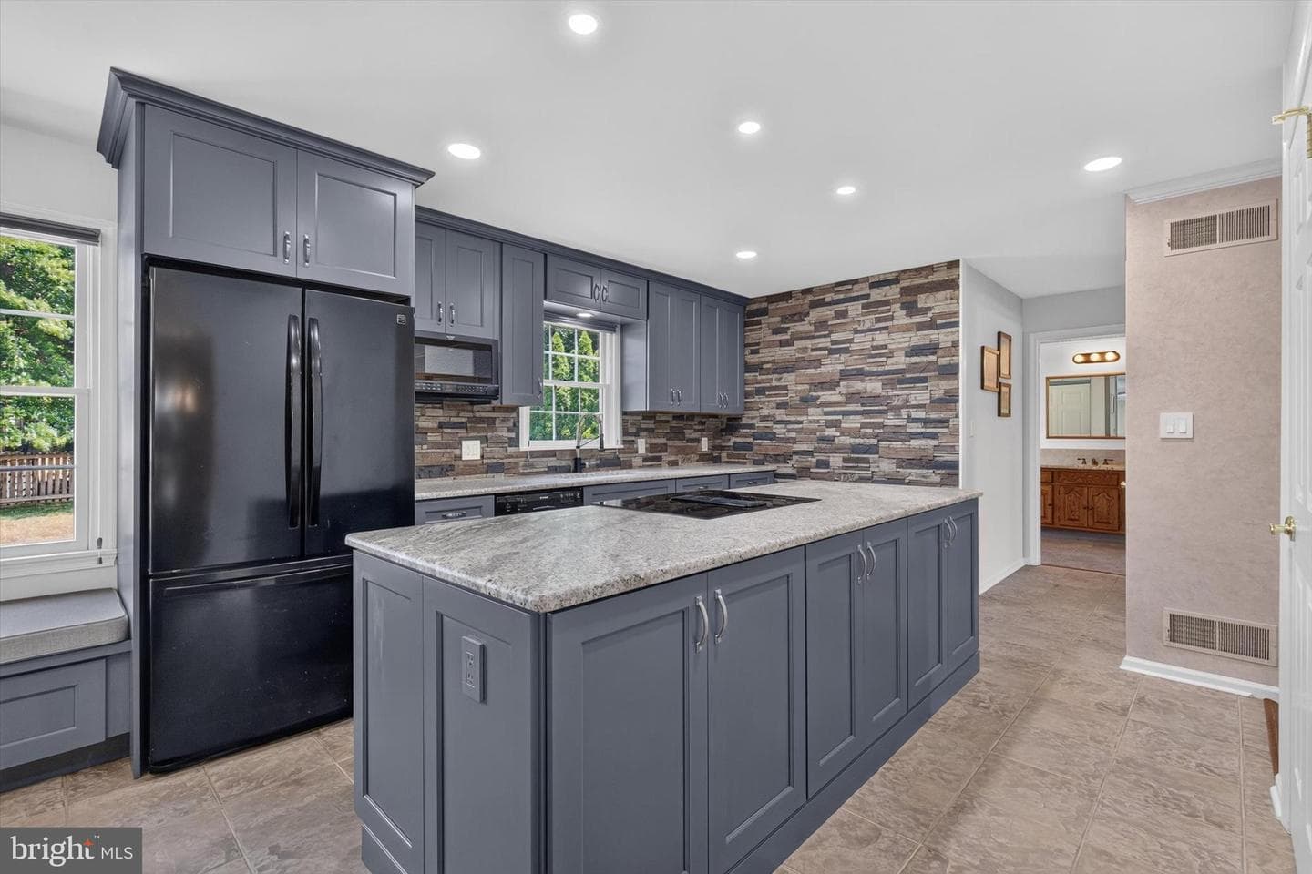 1022 Chelmsford Drive photo 3