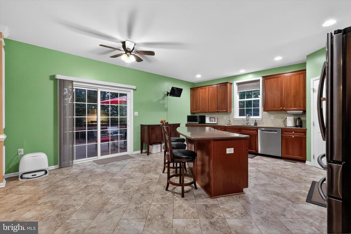 16 Foxwood Boulevard photo 12