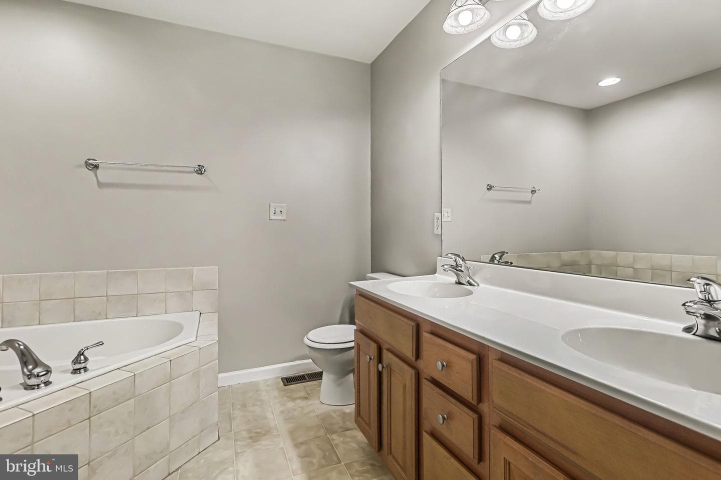 1247 Cross Creek Drive photo 10