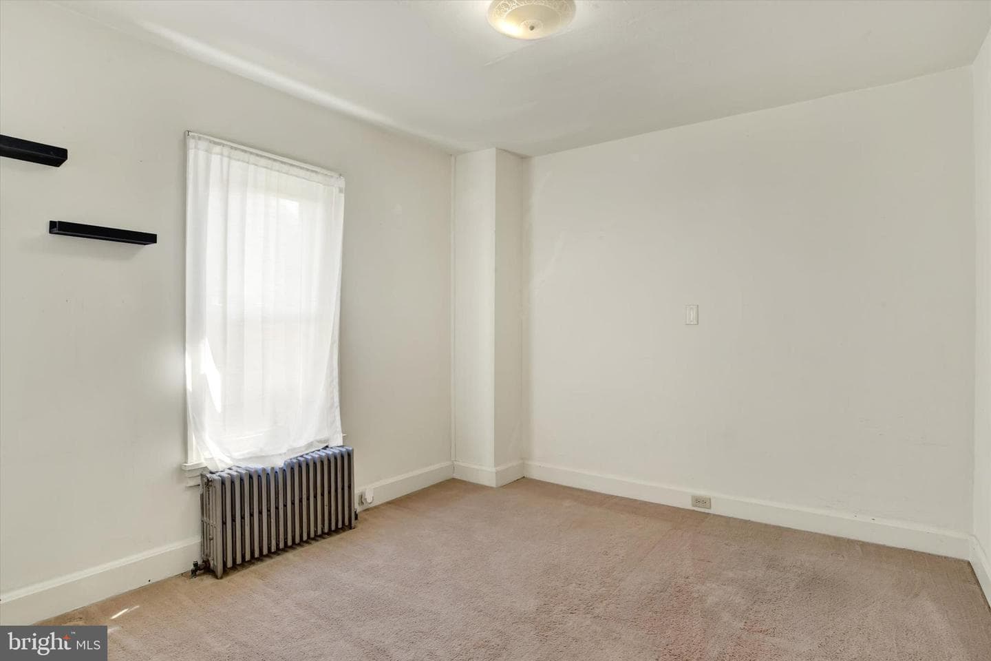 139 N East St photo 12