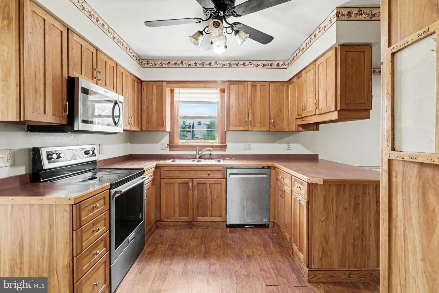 6 Kingswood Drive photo 8