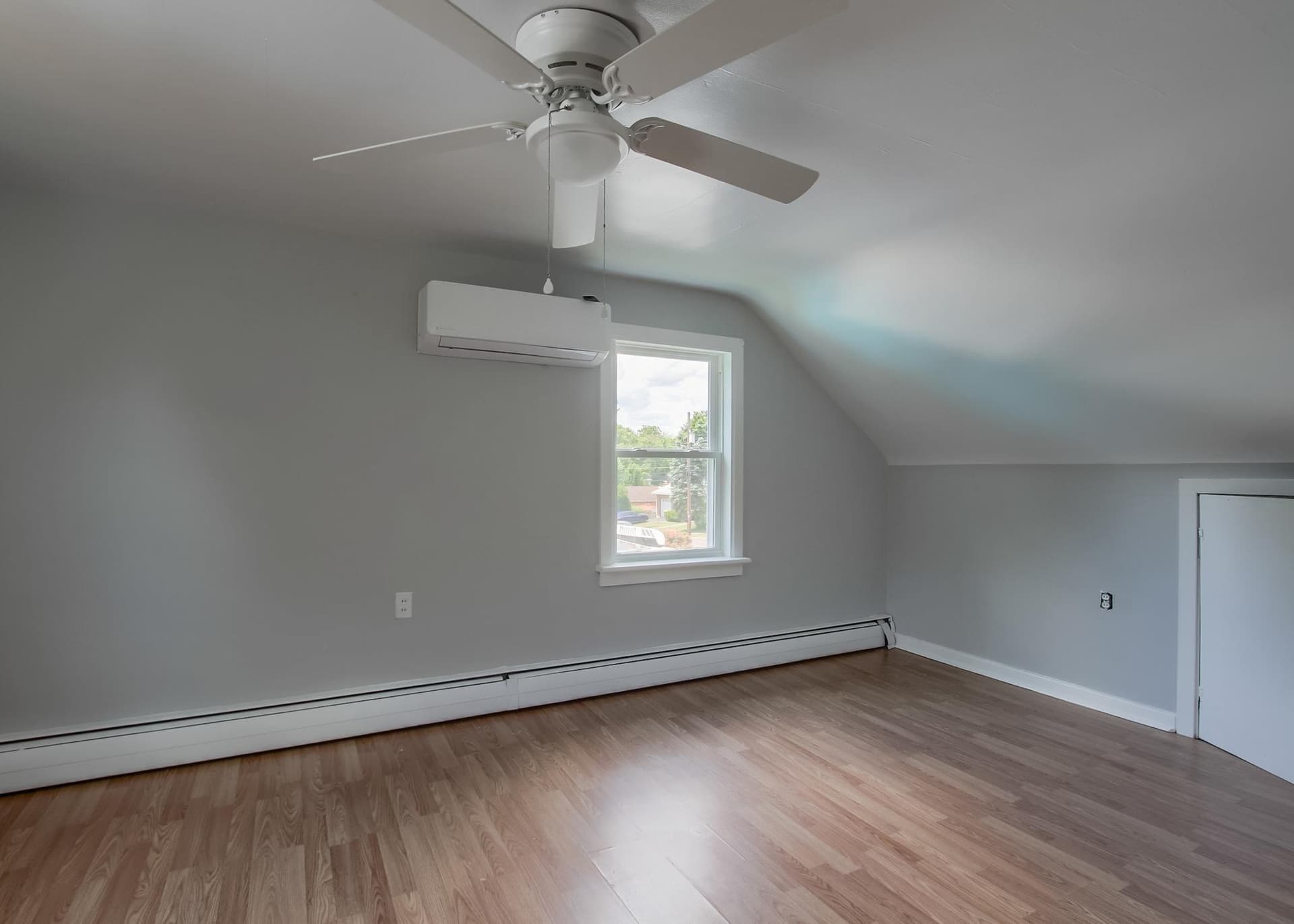 2029 Clarendon St photo 16