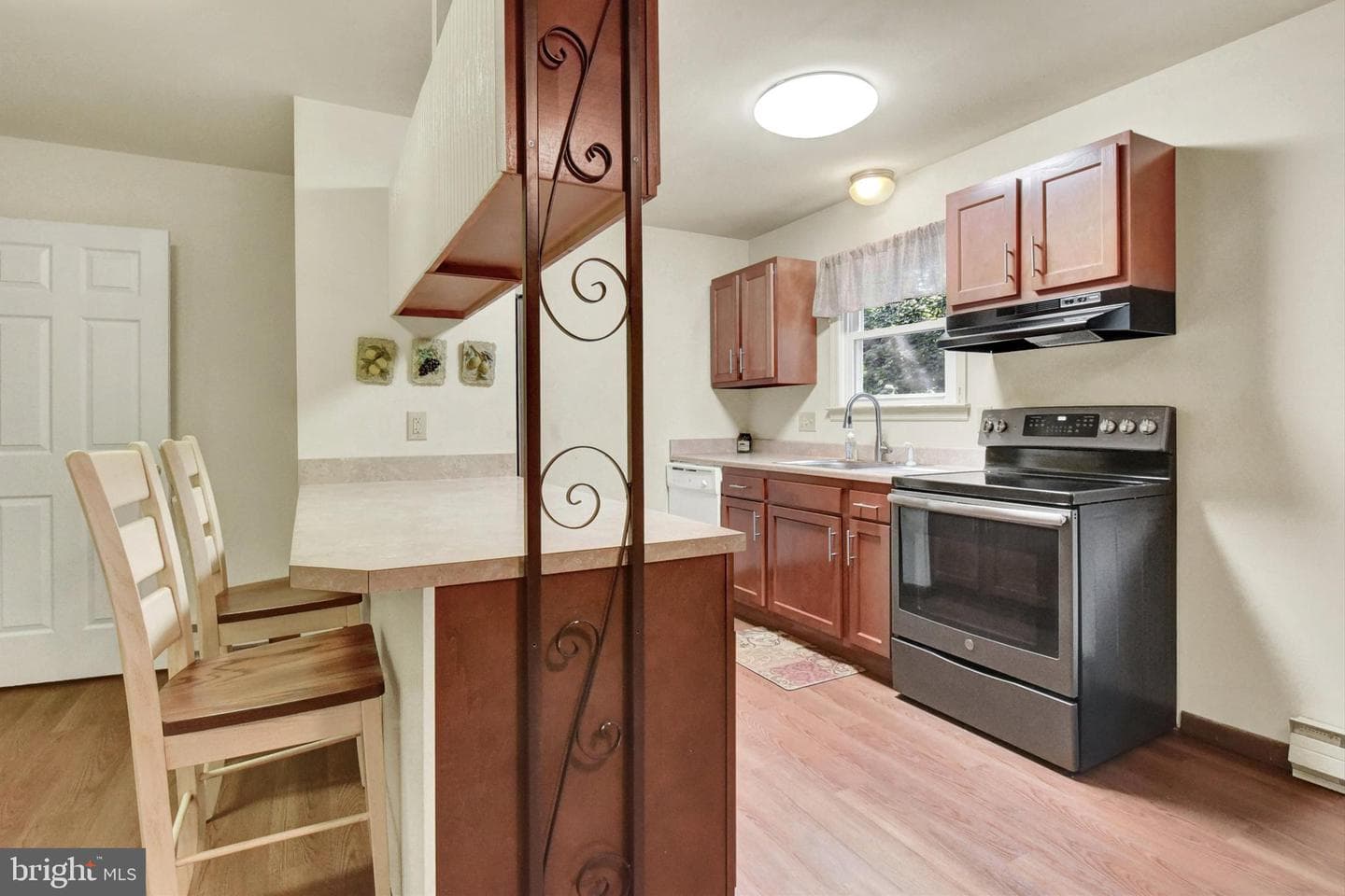 202 Marion Avenue photo 5