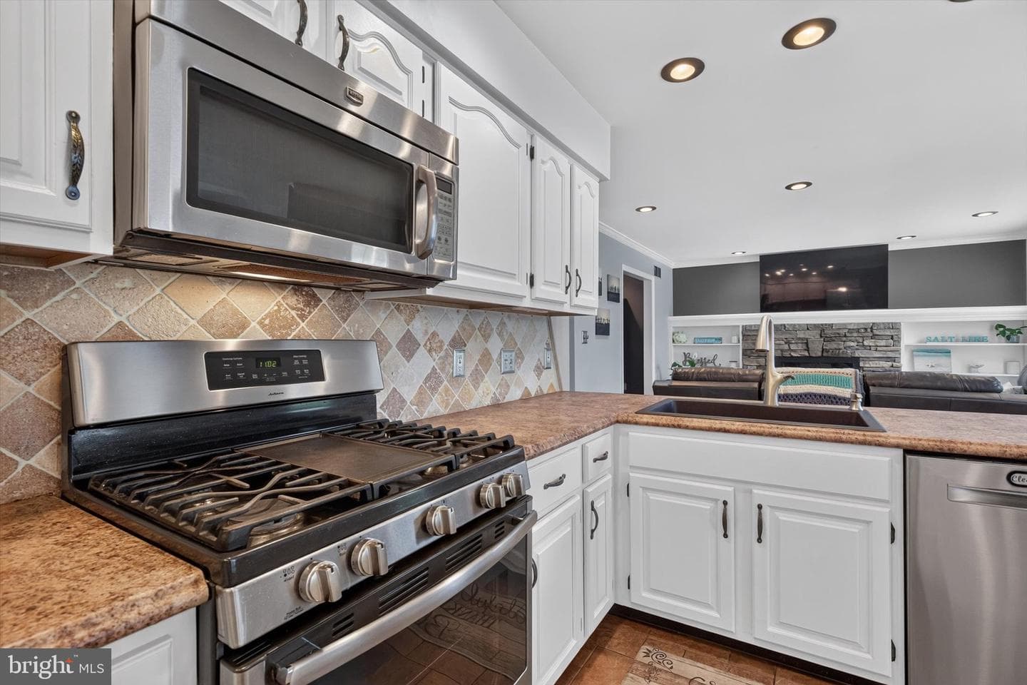 6128 Wallingford Way photo 10