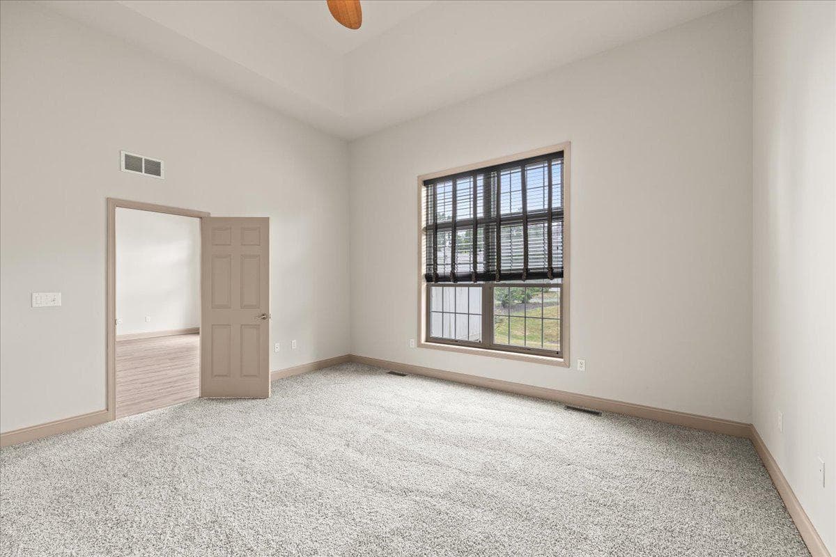 140 Ashford Way photo 11