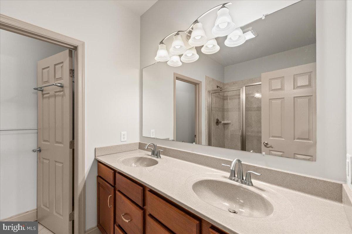 140 Ashford Way photo 14