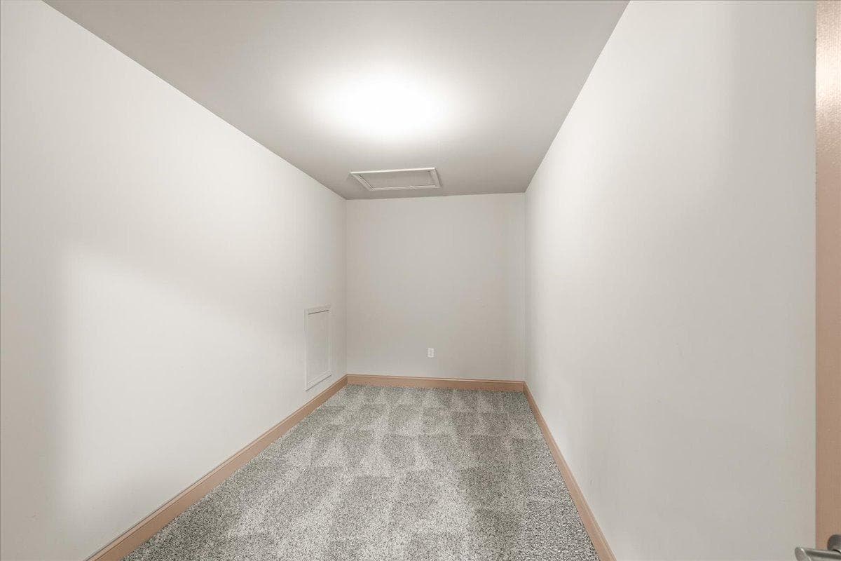 140 Ashford Way photo 16