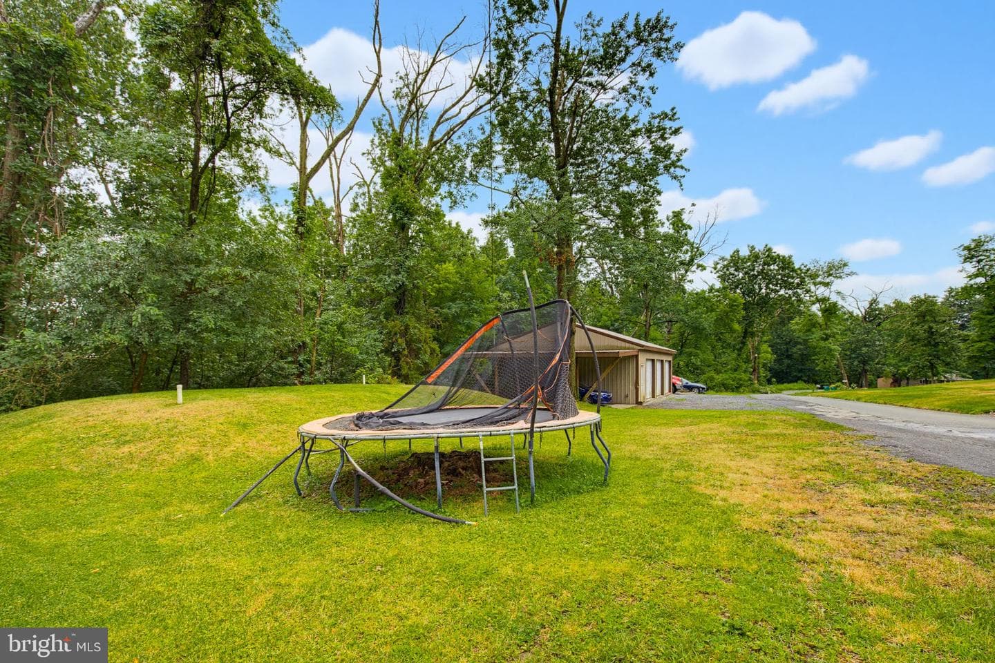 1607 Holtz Road photo 32