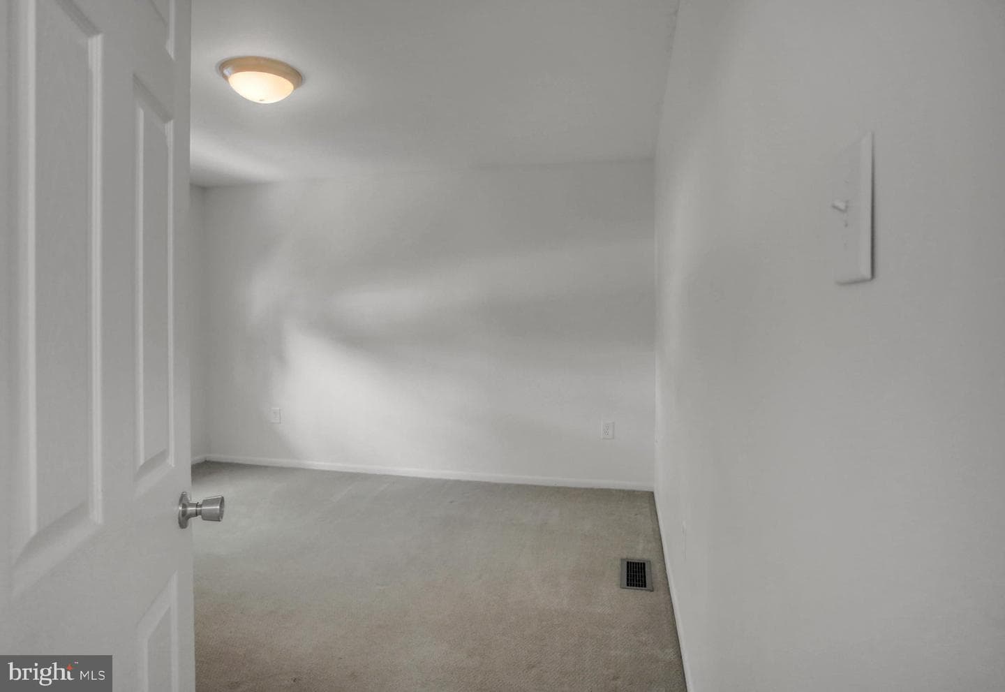 16 E Beale Avenue photo 18