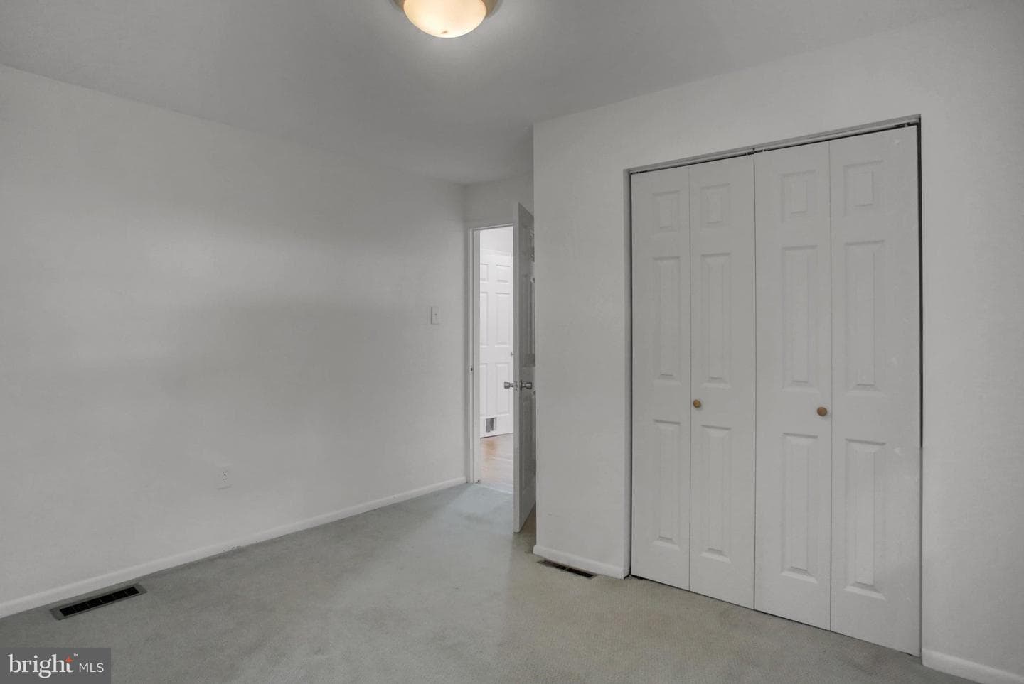 16 E Beale Avenue photo 19