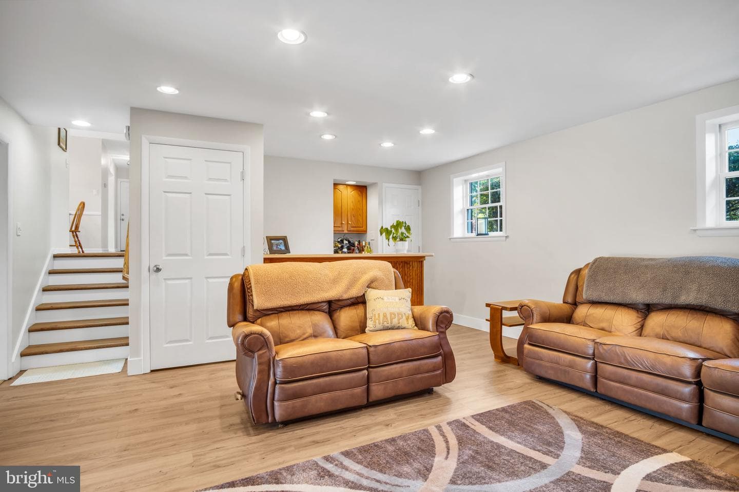 306 E Elmwood Avenue photo 23