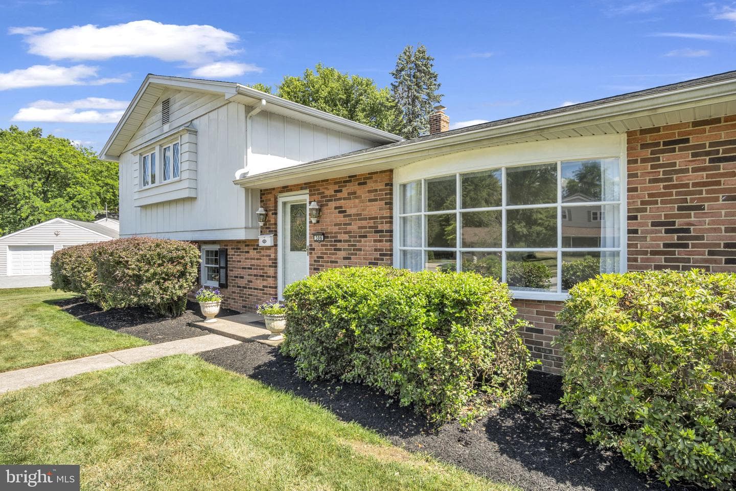 306 E Elmwood Avenue photo 4