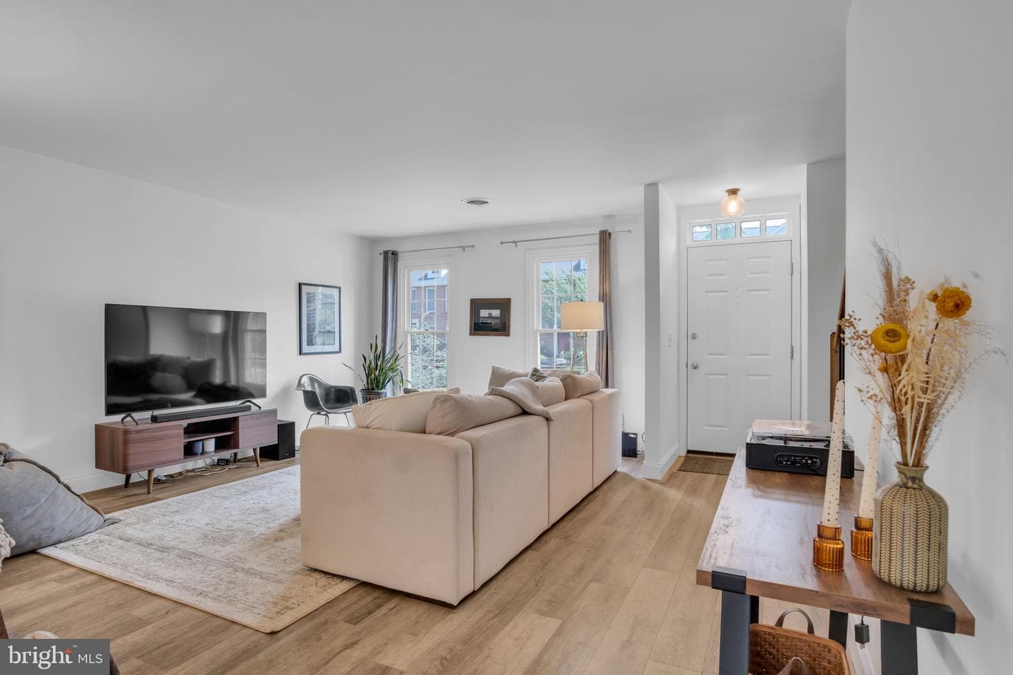 477 Delancey Court photo 5