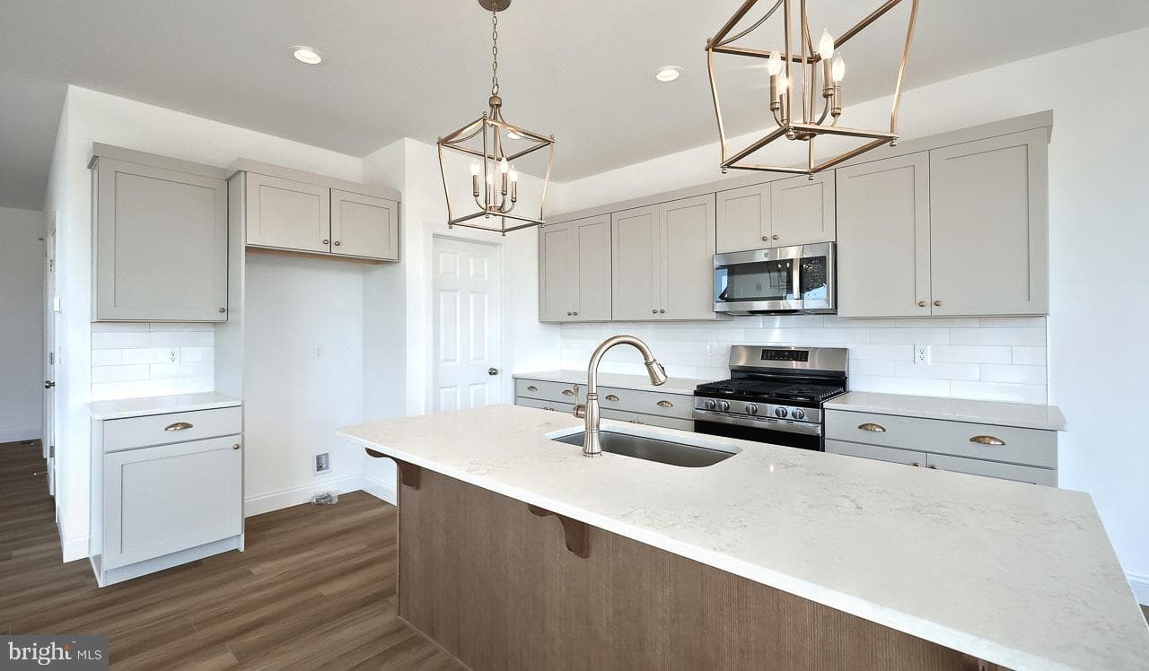610 Estate Drive photo 13